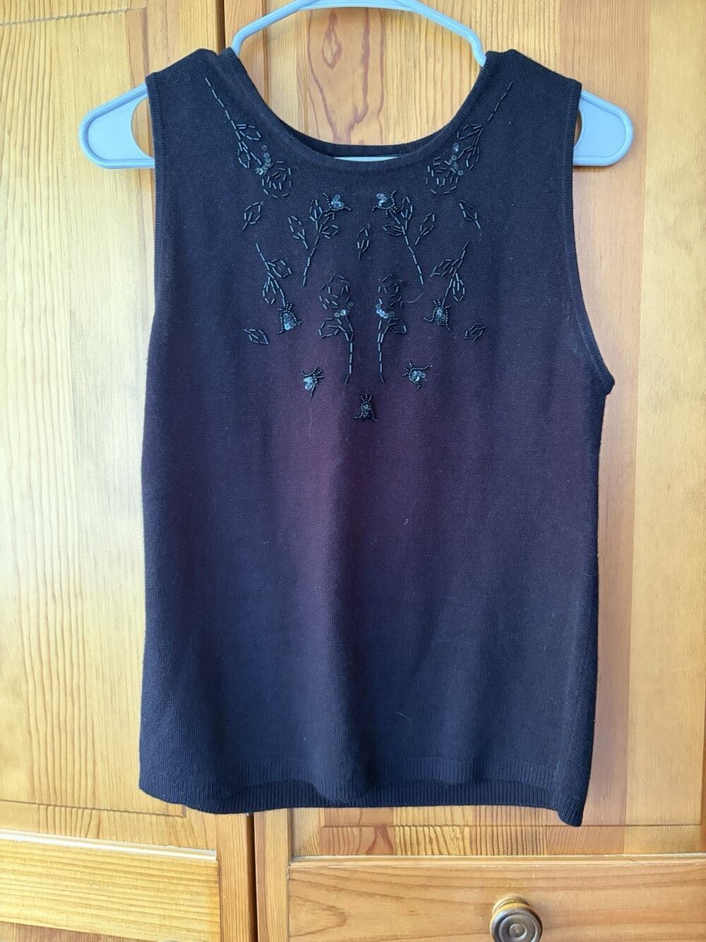 Women’s Baranda Sleeveless Black Sweater With Beaded Floral Detail Size M